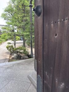 経王寺 山門 弾痕