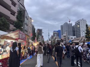 朝顔祭りの人混み