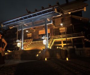 夜間中庭参拝の様子。神職酸によるお祓いと神社の説明が受けられる。