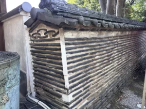 江戸から残る、待乳山聖天の築地塀