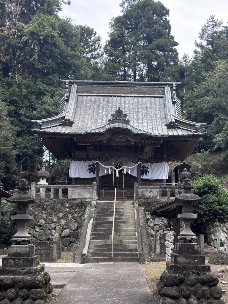 木曽三社神社の社殿の正面